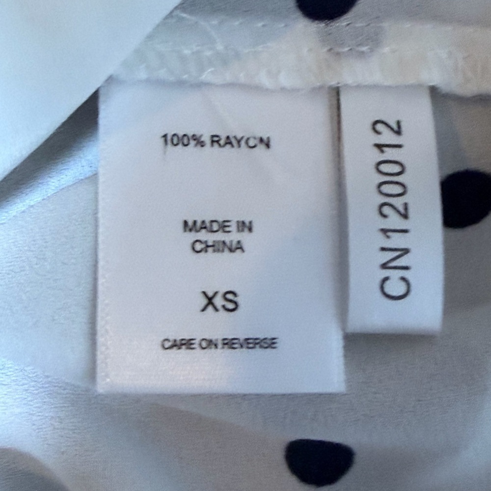 NWT New York & Company Polka Dot Sleeveless Women's Top XS - Picture 9 of 10